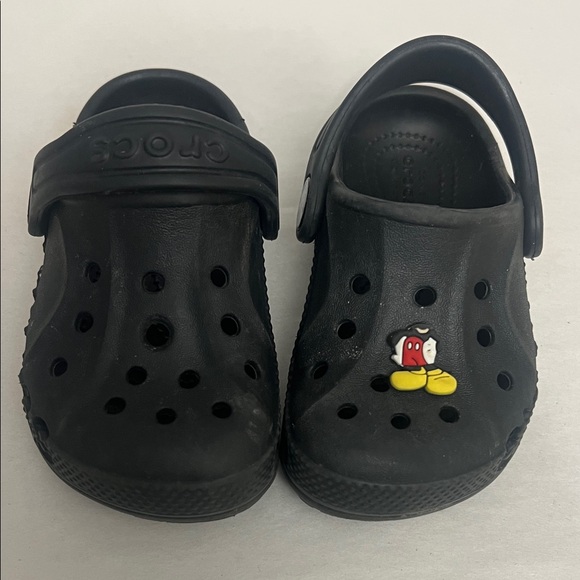 CROCS Other - CROCS Kids Black Sandals sz 6